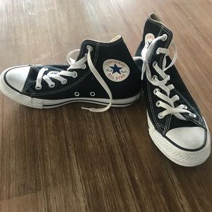 Barely Worn High Top Chucks!  (Converse All Star)